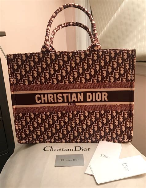 dior dior book tote burgundy dior oblique embroidery women|Dior oblique book tote authenticity.